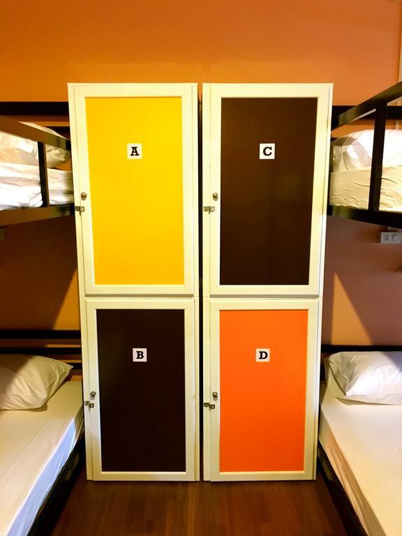 Urban Hostal *