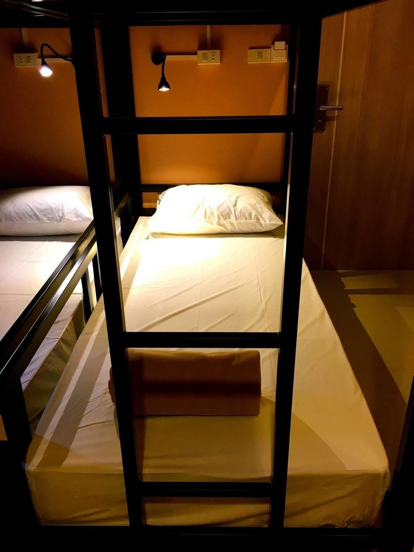 Urban Hostal *